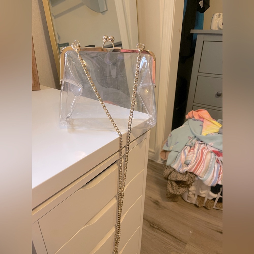 Clear bag for game days and stadiums!